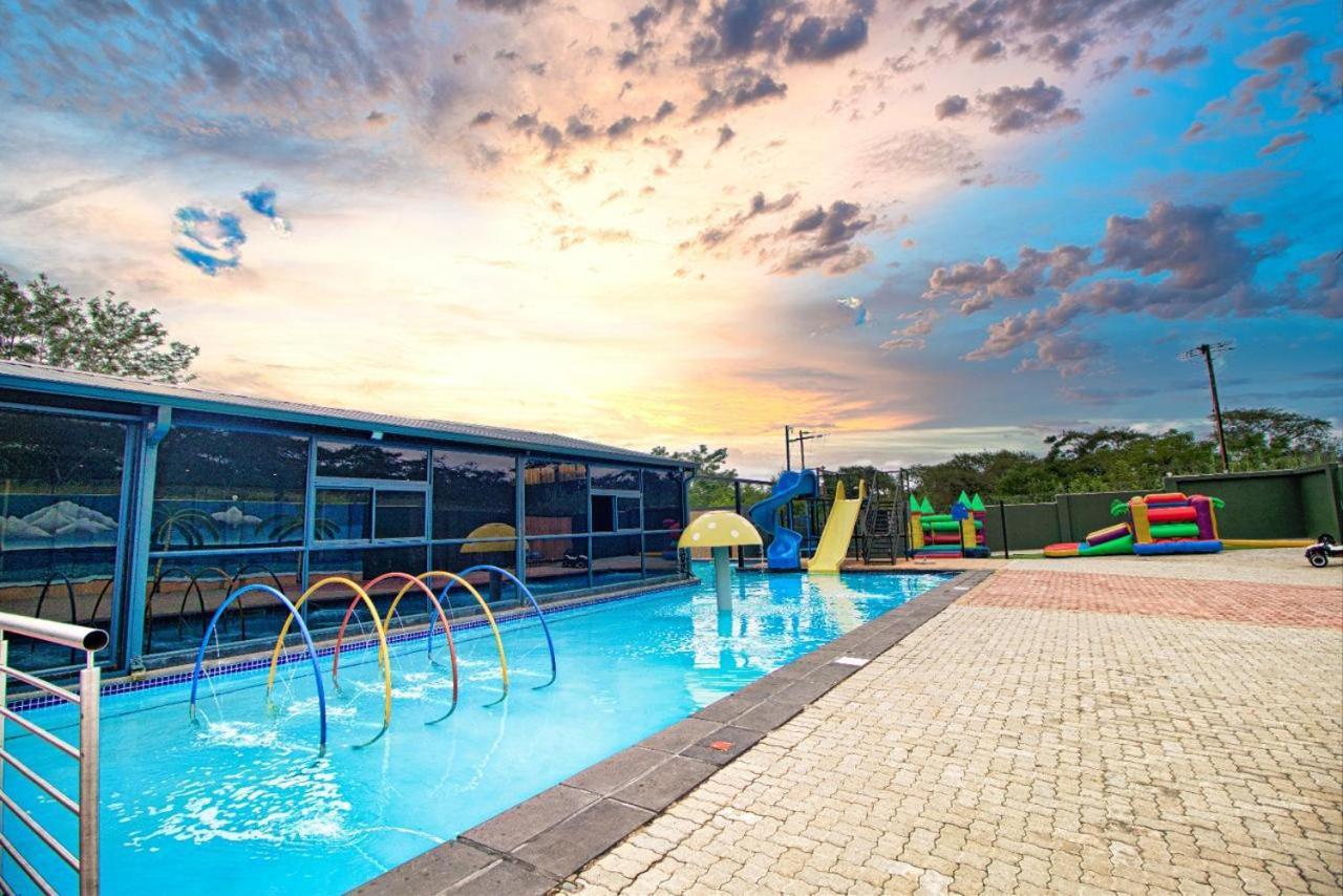 Ndalo Lodge ネルスプロイト エクステリア 写真